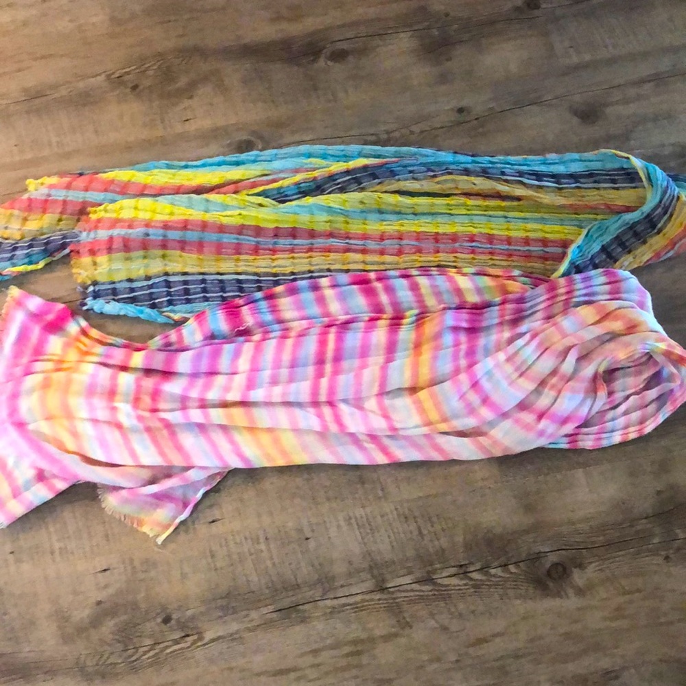 2 scarves